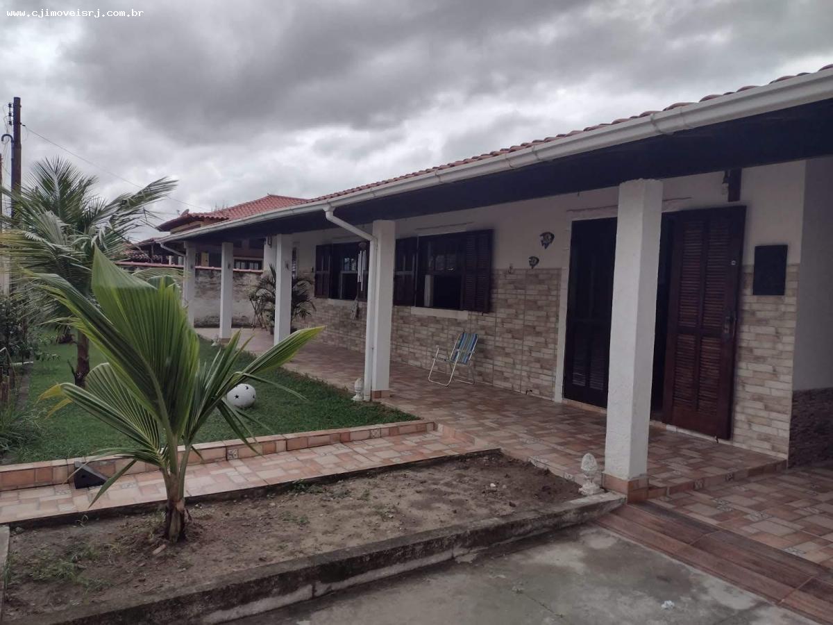 Casa de Praia para Venda - Araruama / RJ no bairro Iguabinha, 3  dormitórios, 1 banheiro, 3 vagas de garagem